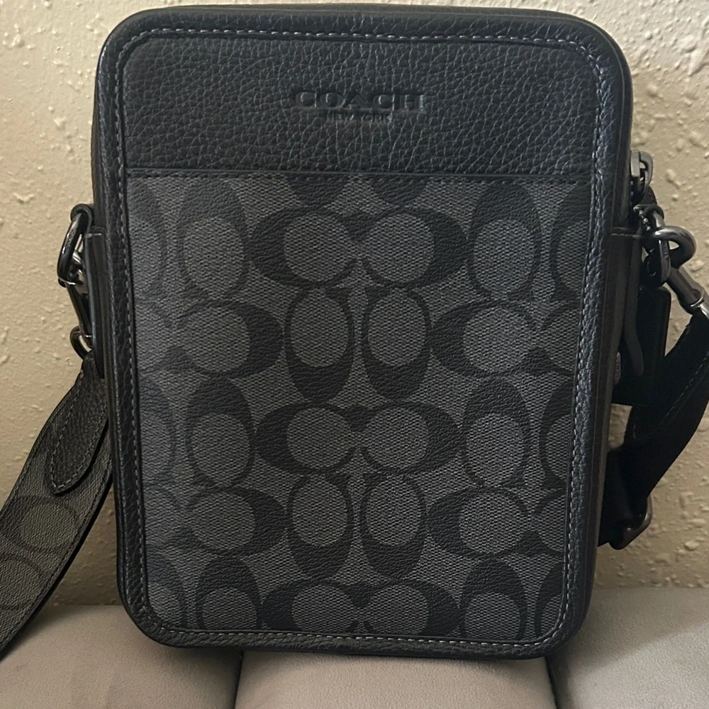Coach bag - Picture 1 of 7